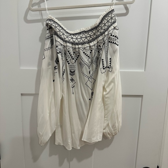 Parker off the shoulder top - Picture 5 of 5